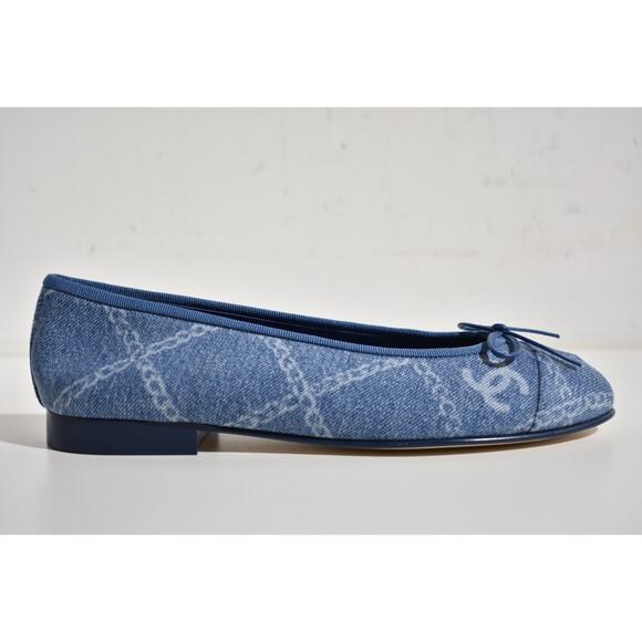 Chanel 23A Printed Denim Blue White CC Logo Bow Tie Ballet Ballerina Flat 38 - Picture 2 of 12